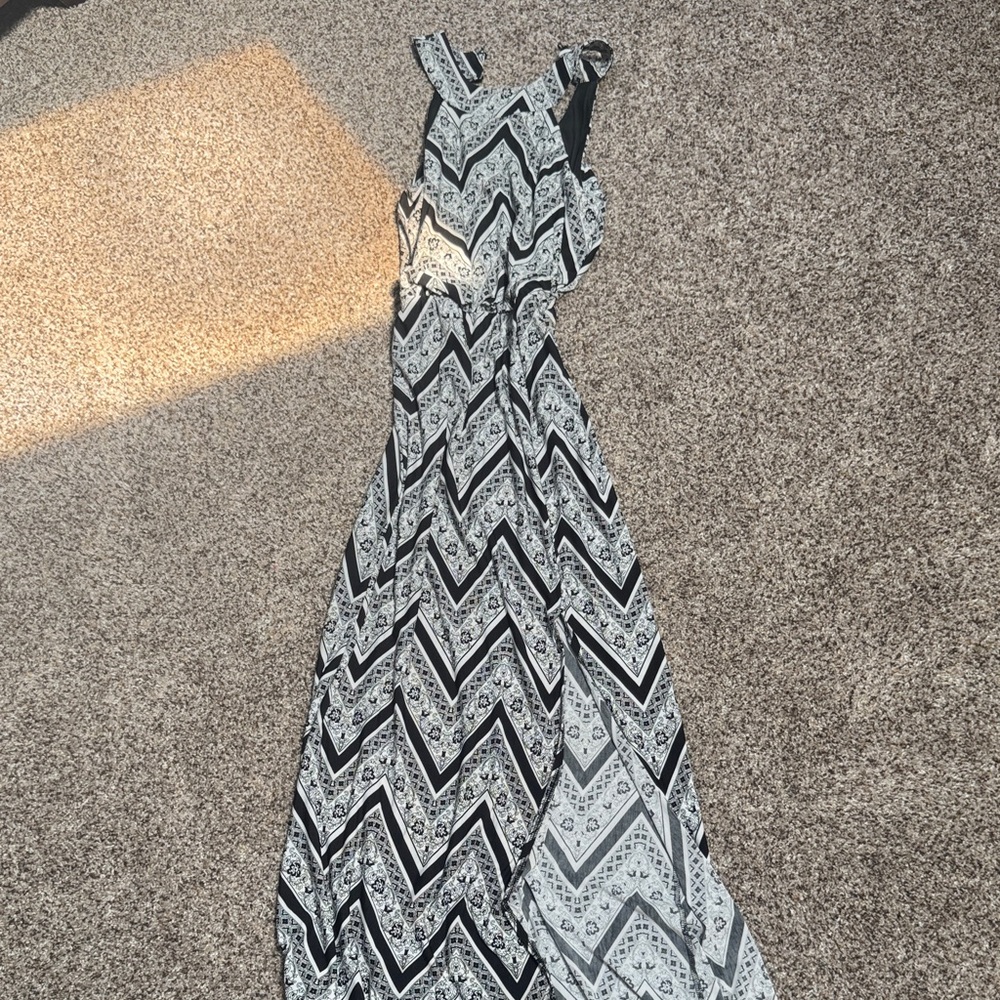 Three Hearts Chevron One Shoulder Dress in Black and White